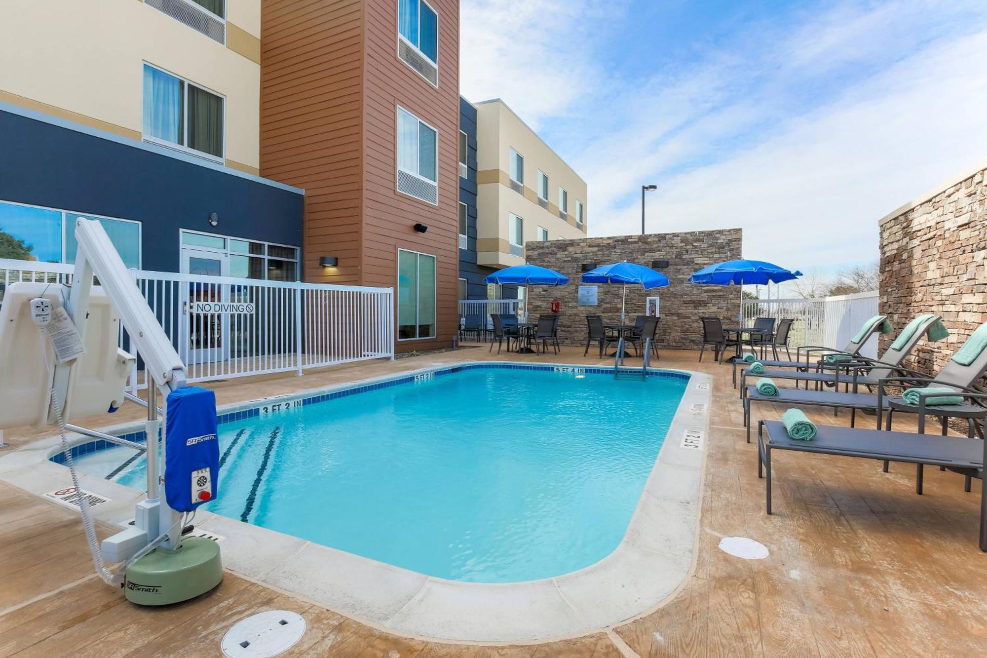 Fairfield Inn & Suites By Marriott Cuero Exterior foto